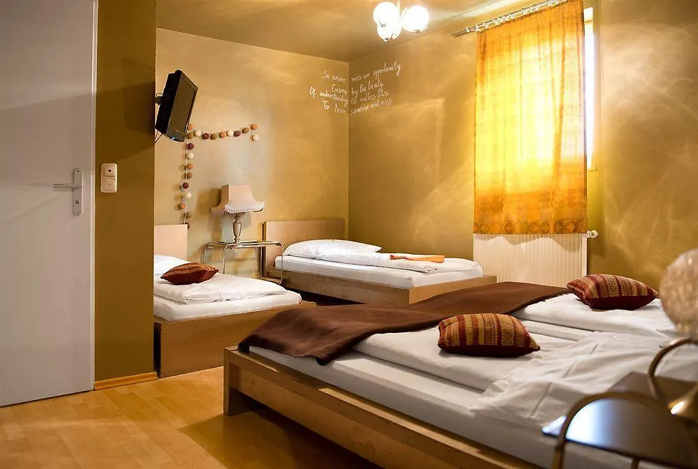 ***  Hotel Achterbahn München Deutschland