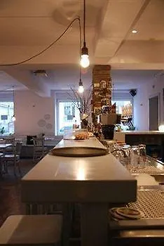 Hotel Achterbahn München 3*,